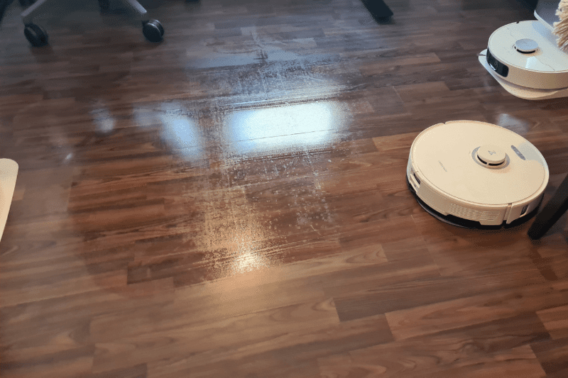 Testing result of the Roborock S8 Pro Ultra on laminate floor